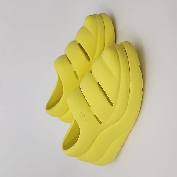 UGG Yellow Mules Comfortable Stylish Footwear - Picture 3 of 10